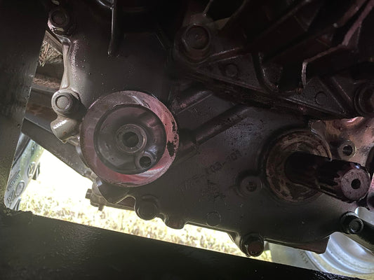 Broken hydraulic filter rescue kit image 1