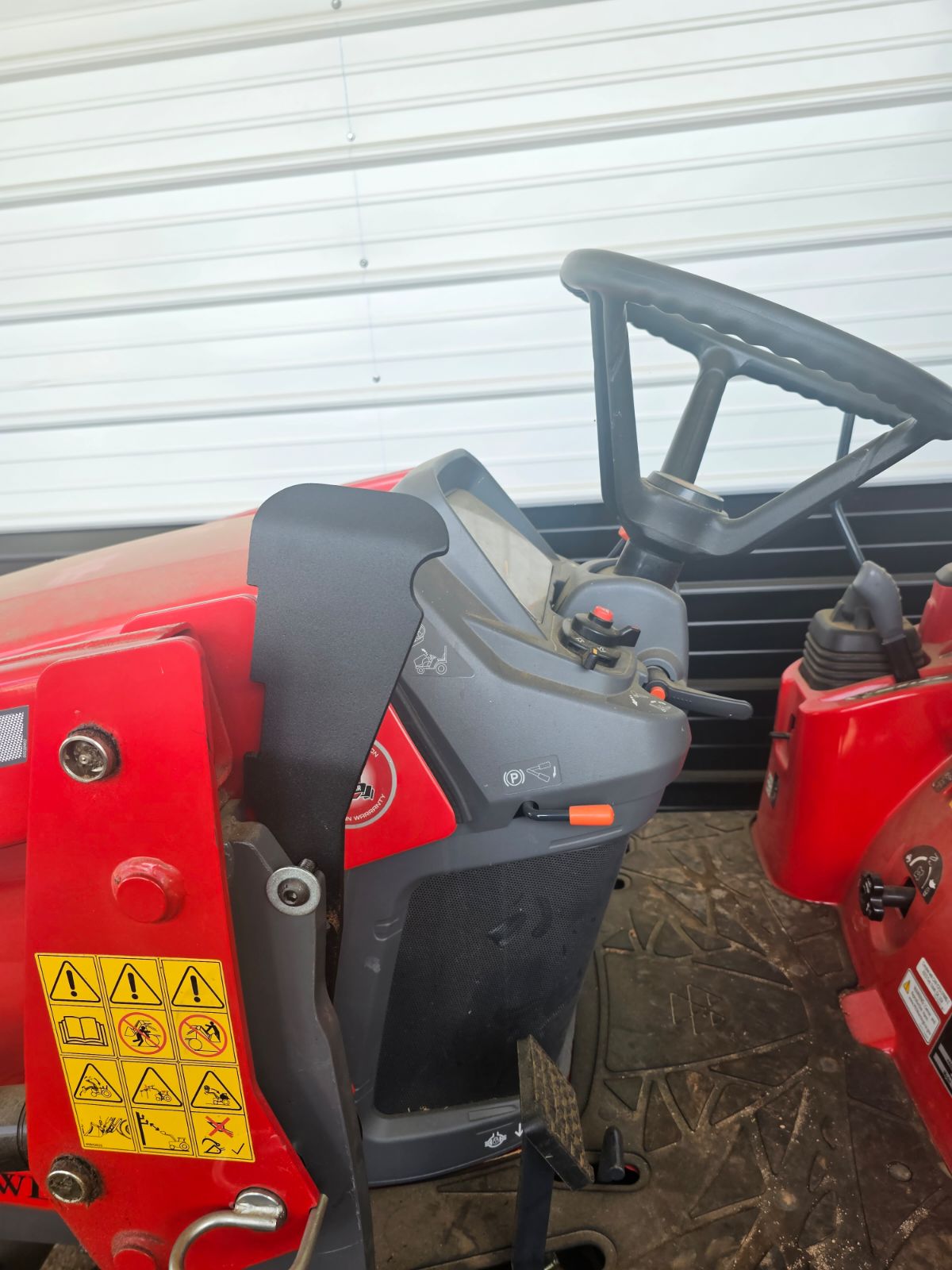 Grab Handle (Left side as sitting on tractor) for FL1805 and DL95, DL100 loaders image 2
