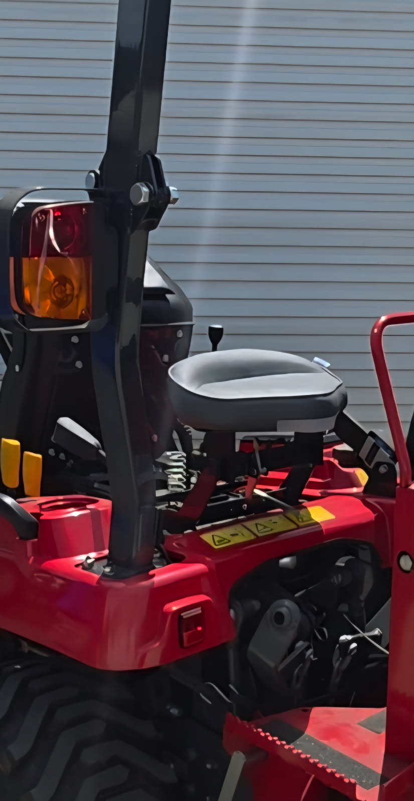 Backhoe removable seat MF GC 1725MB, 1723EB, 1GC 23B, 1GC 25B, 1710, 1720, 2610